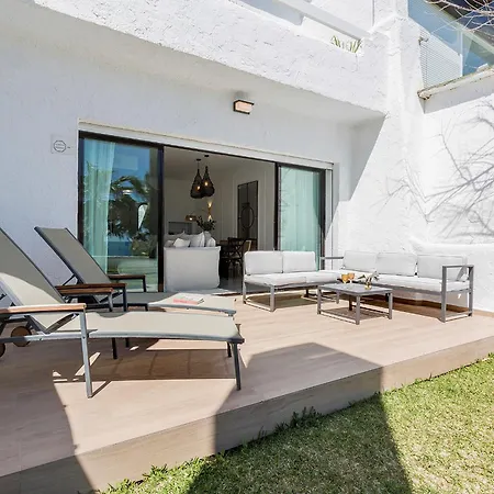 Hébergement de vacances Casa Primera Linea 4 *